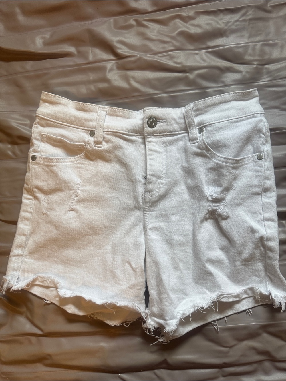 Buffalo David bitton midrise white Women's Distressed Shorts. Size 6/28 Tandy
